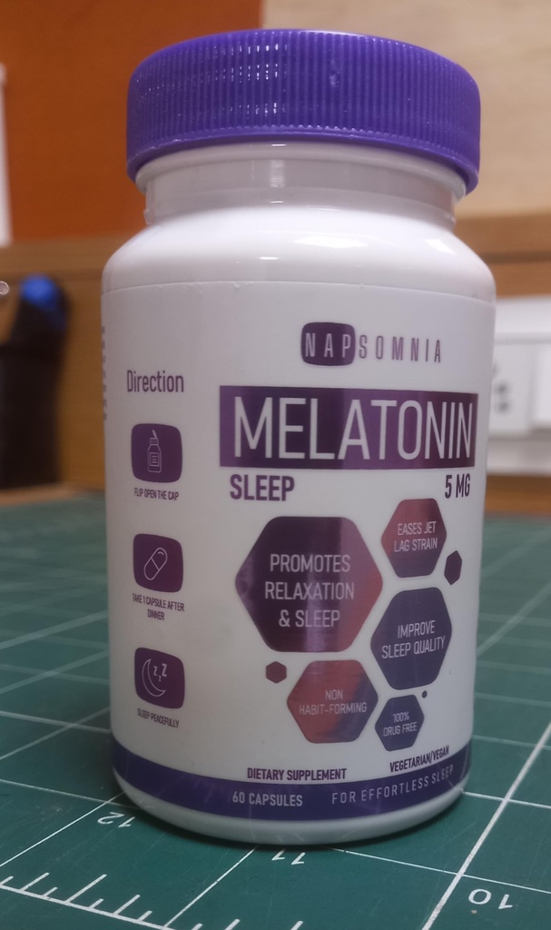 Melatonīns gulēšanai vīriešiem un sievietēm - Miega melatonīns w/Valerijas saknes ekstrakts - Vegan Melatonīna kapsulas - Miega līdzeklis pieaugušajiem - dziļi miega bagātinātāji Ease Jet Lag Strain (5 Mg)