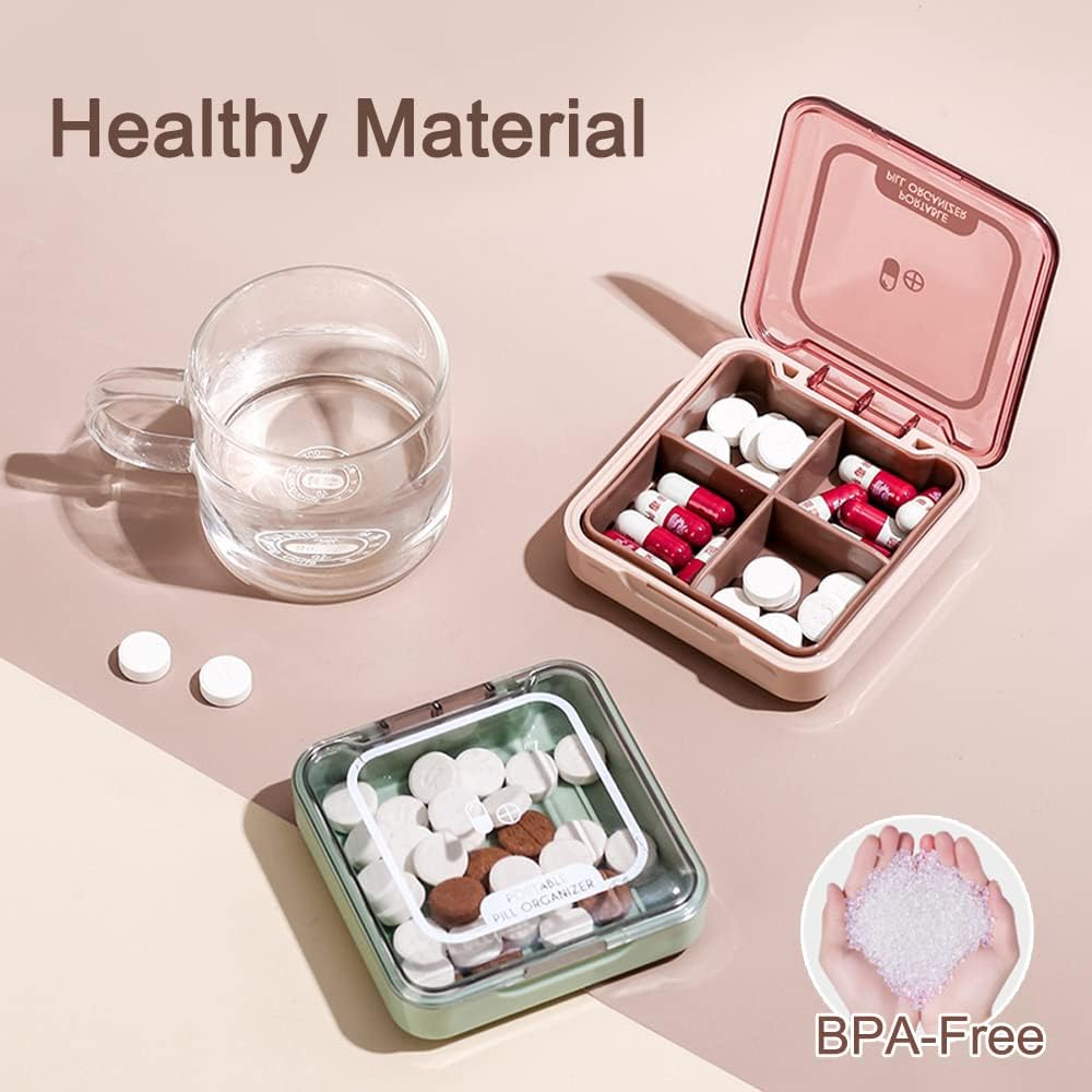 Small Pill kaste, BPA bezmaksas Pill kaste ar 4 lieliem Compartmensts turēt vitamīnus, mitruma necaurlaidīgs Portable Pill kaste organizators ceļošanai (zaļš)
